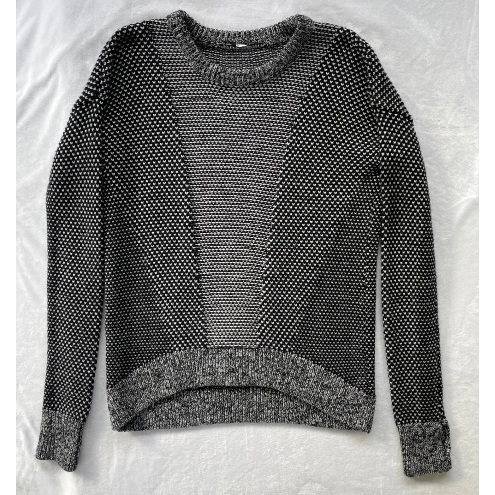 Women's lululemon Yogi Crewneck Sweater Gray/Black Merino Wool EUC‎